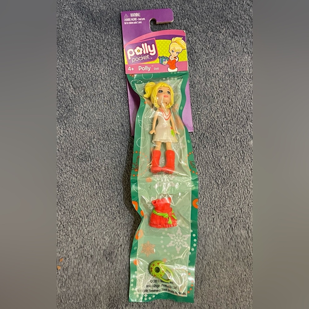 Polly Pocket Holiday Polly Doll New
